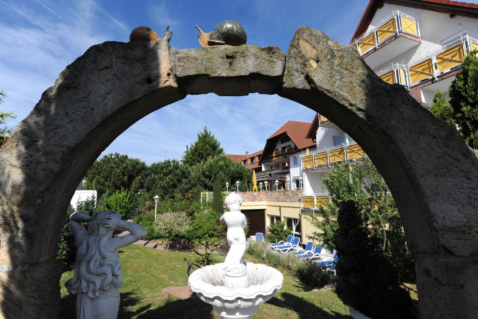 Hotel-Residenz Immenhof Maikammer Exterior photo